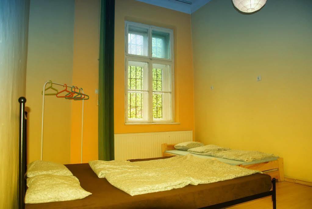 Hostel Krakowskie Klimaty Bagian luar foto