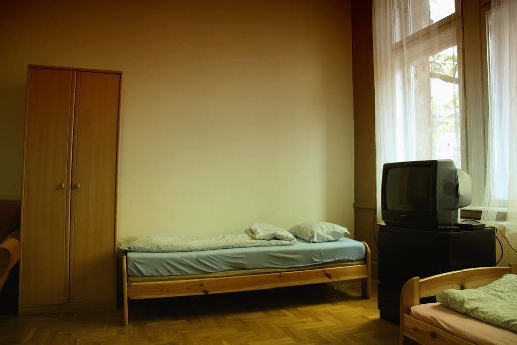 Hostel Krakowskie Klimaty Bagian luar foto