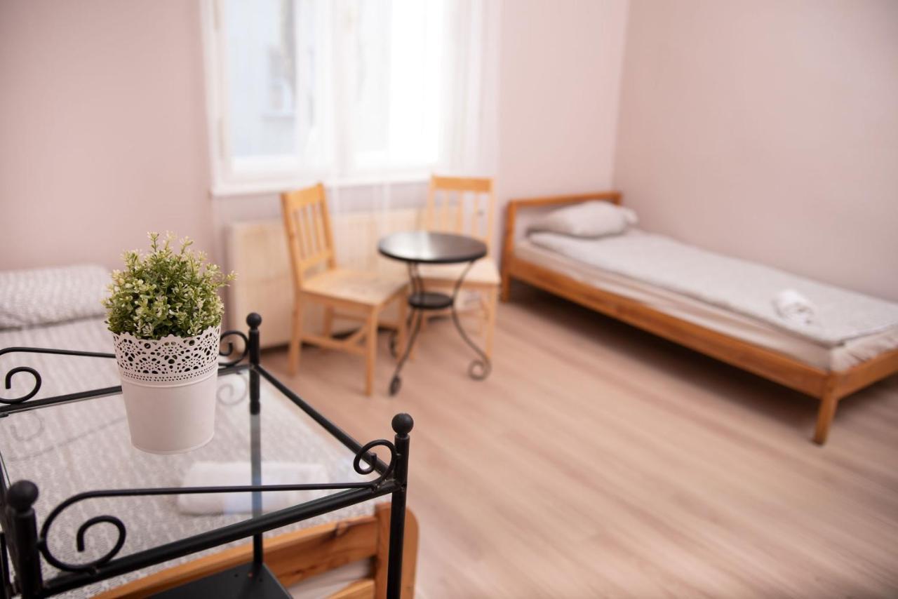 Hostel Krakowskie Klimaty Bagian luar foto